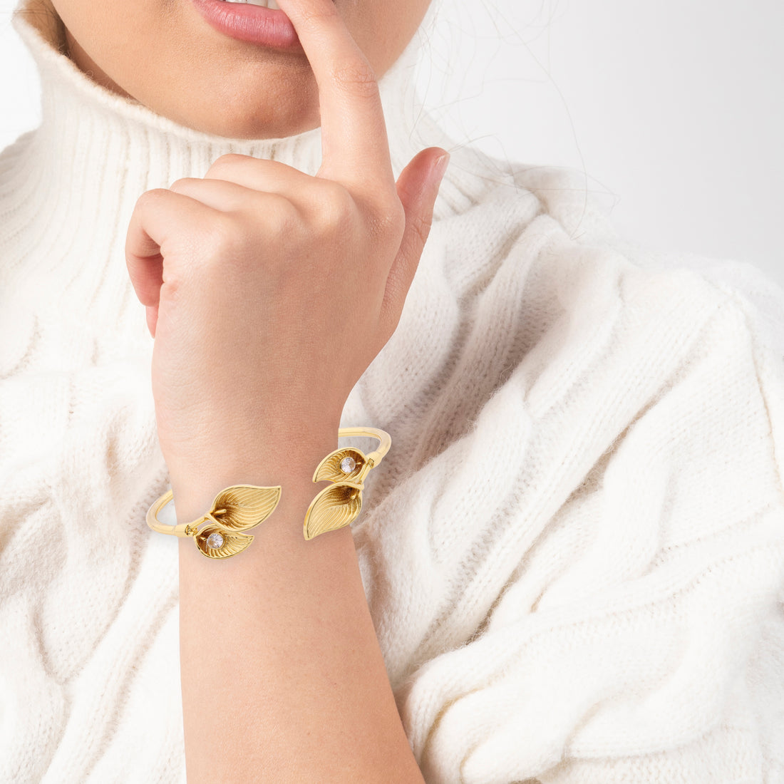 LEAF PATTERN GOLD PLATED BRACELET