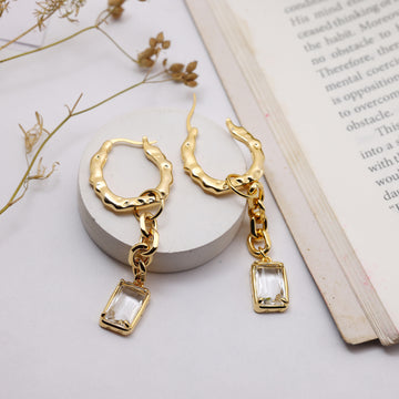 HAMMERED HOOP EARRINGS WITH CHAIN AND STONE