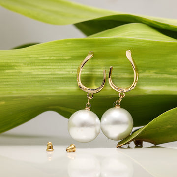 BIG PEARL HOOP EARRING